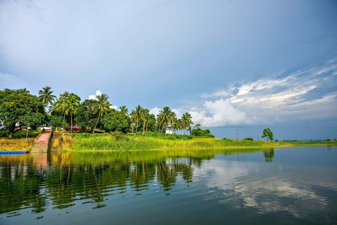 Dumbur Lake